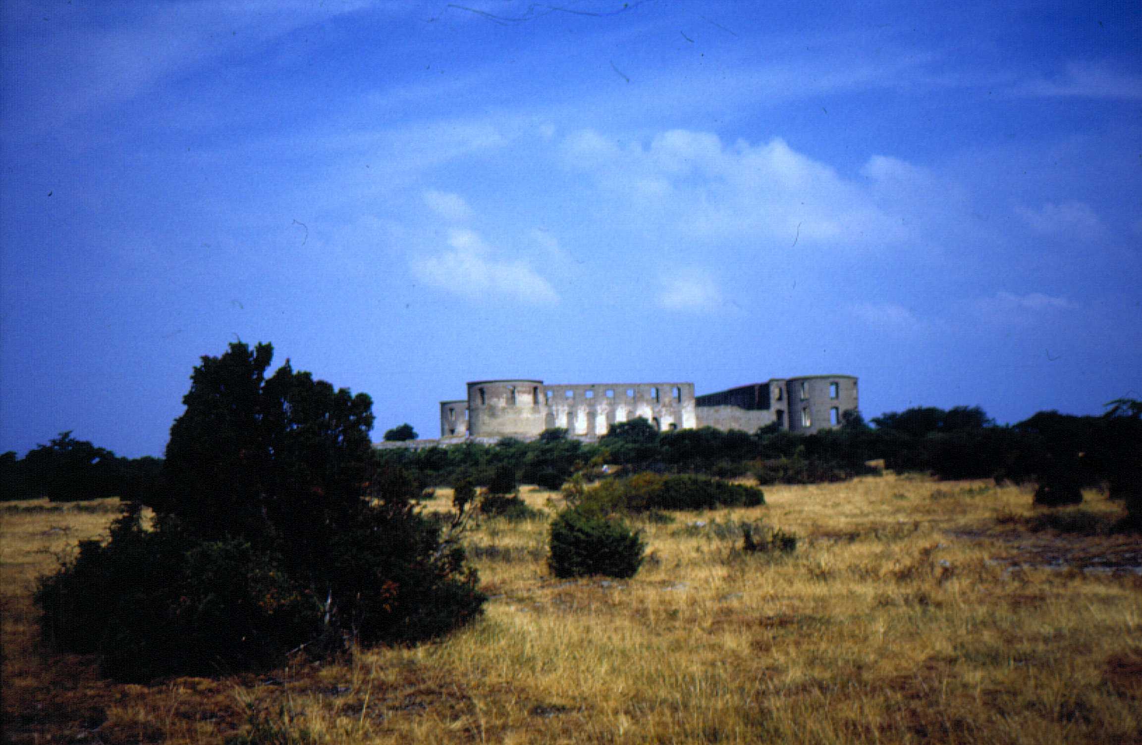 Borgholm's ruined castle, which forerunner was the stronghold where king Björn reside in 830. Photo in 1999 by Kjell Åberg